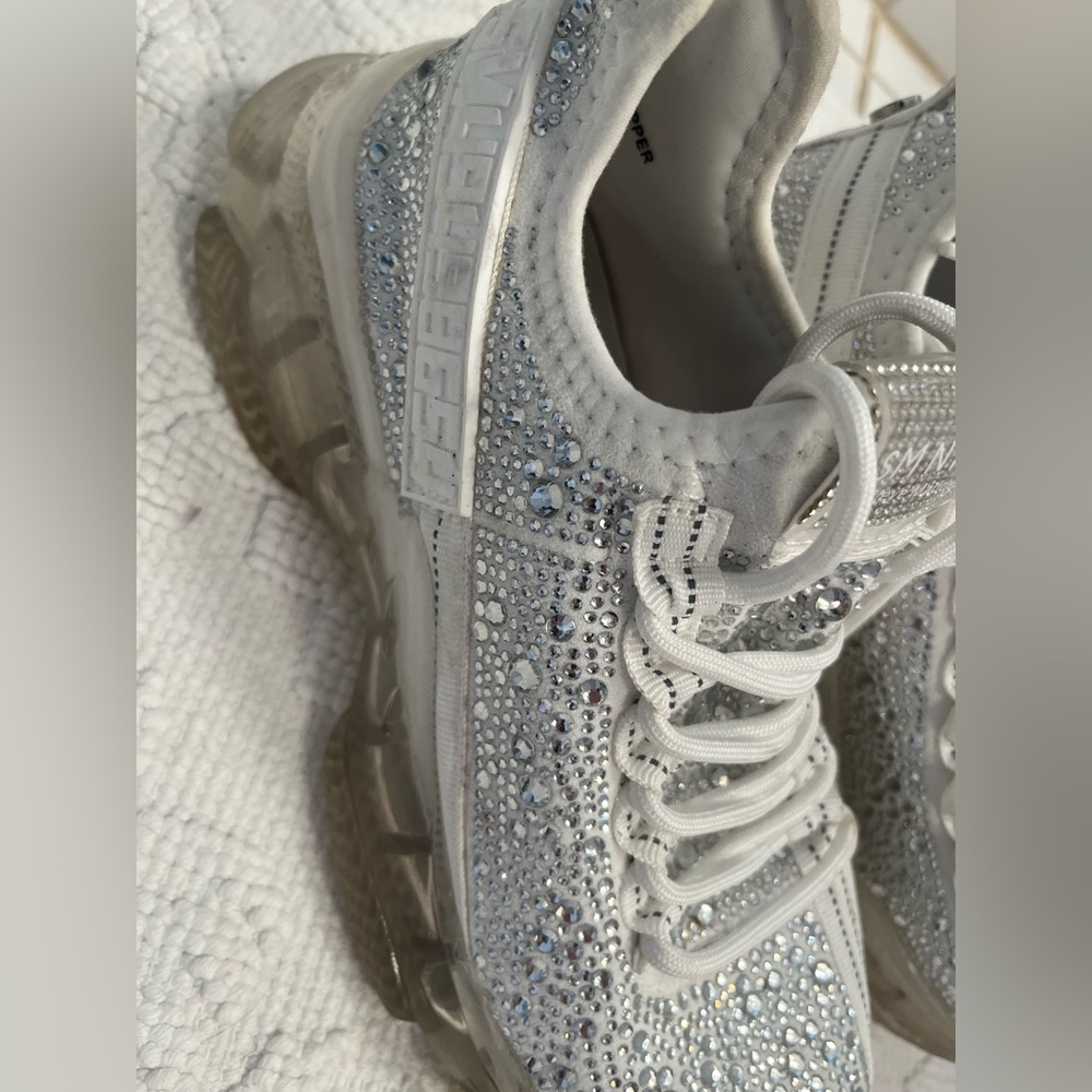 Steve Madden maxima sneaker with rhinestones - Picture 2 of 2